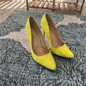 Women's Yellow Pumps
